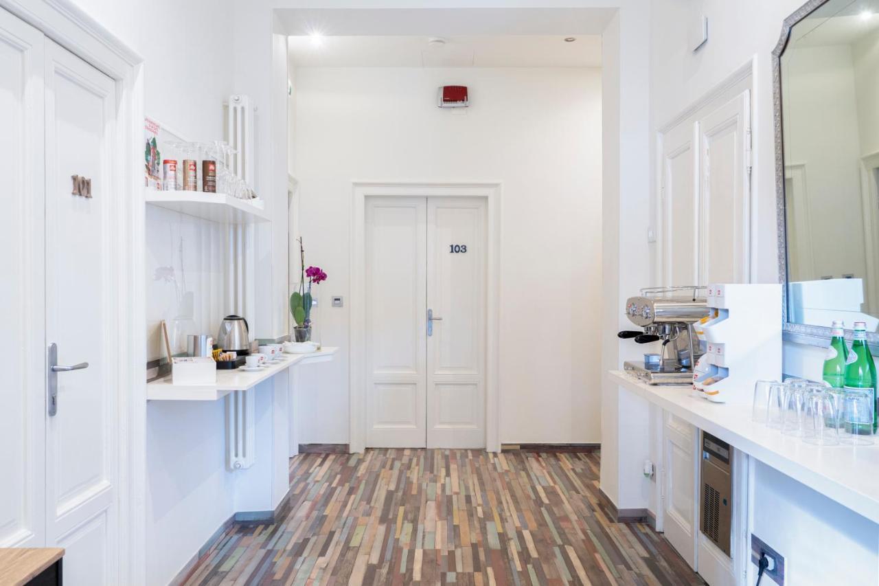 Varese Suites Екстер'єр фото