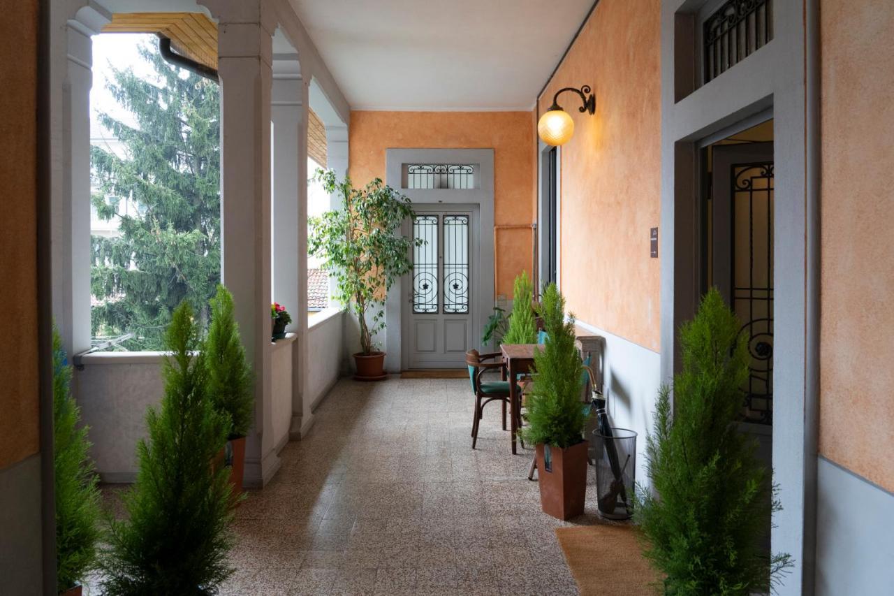Varese Suites Екстер'єр фото