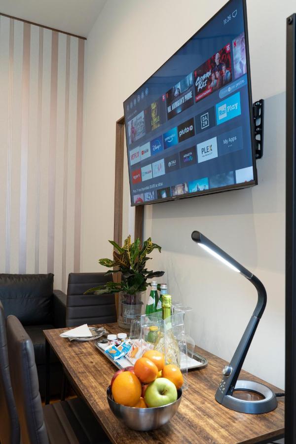 Varese Suites Екстер'єр фото